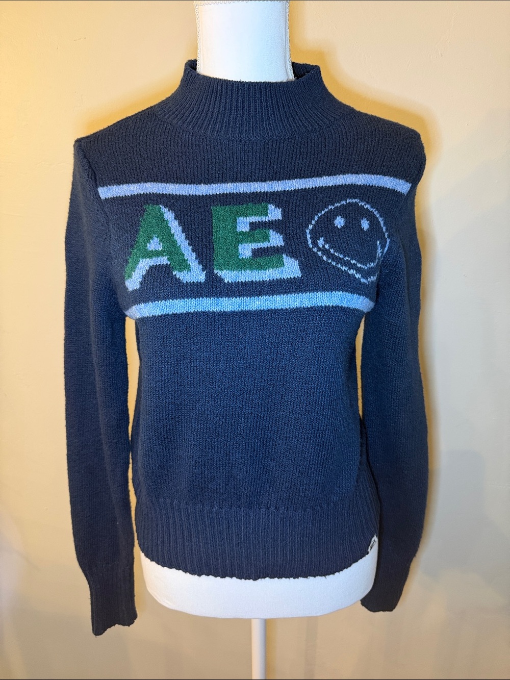 American Eagle Women's Small Navy Smiley Mockneck Sweater